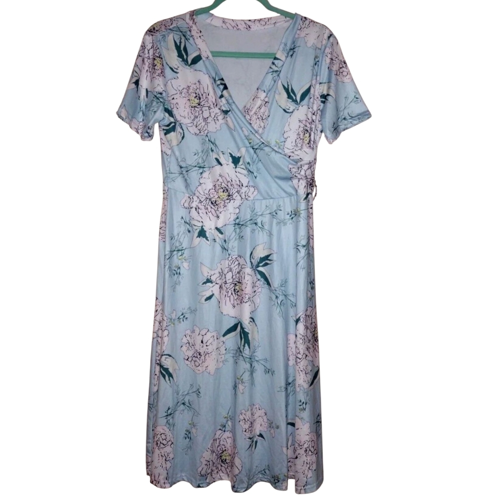 🦋Floral Wrap Dress in Light Blue
